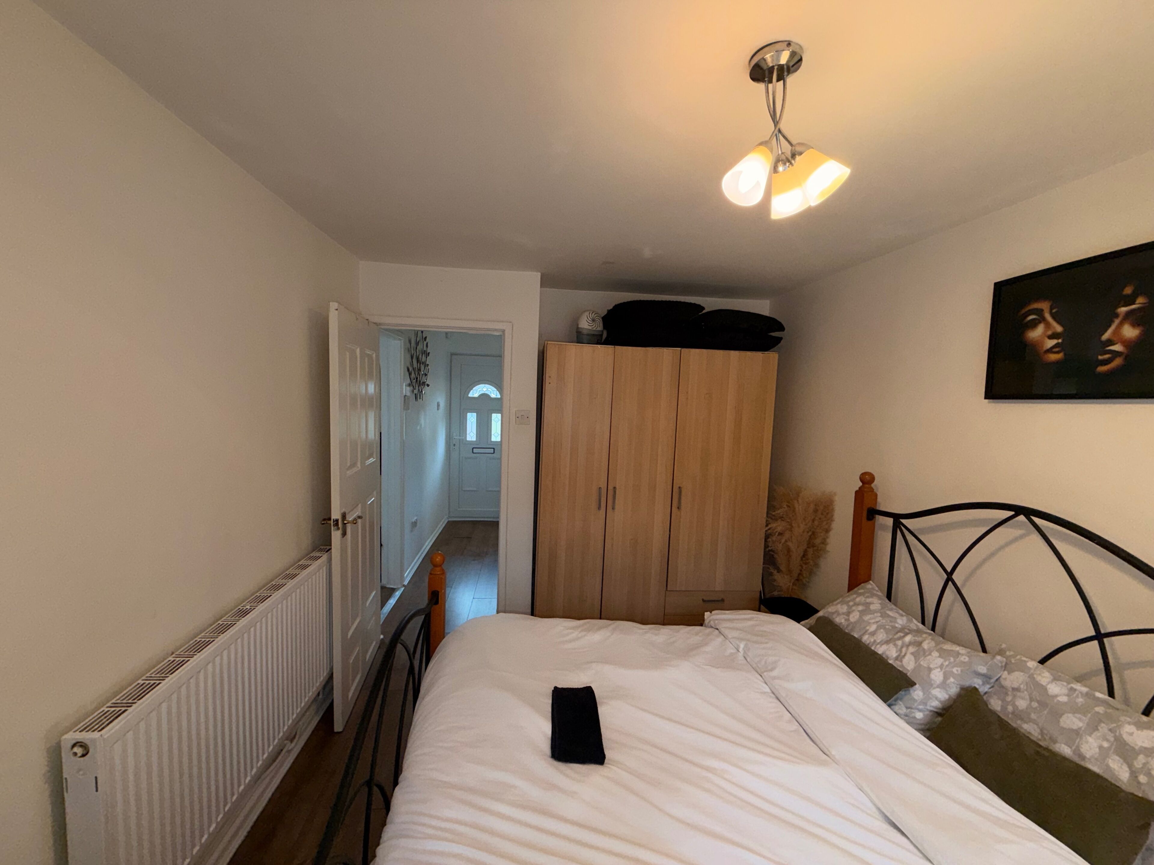 1 bedroom, bed sheets