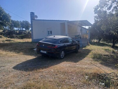 A farmhouse located five minutes from the Zebreira municipal swimming pools