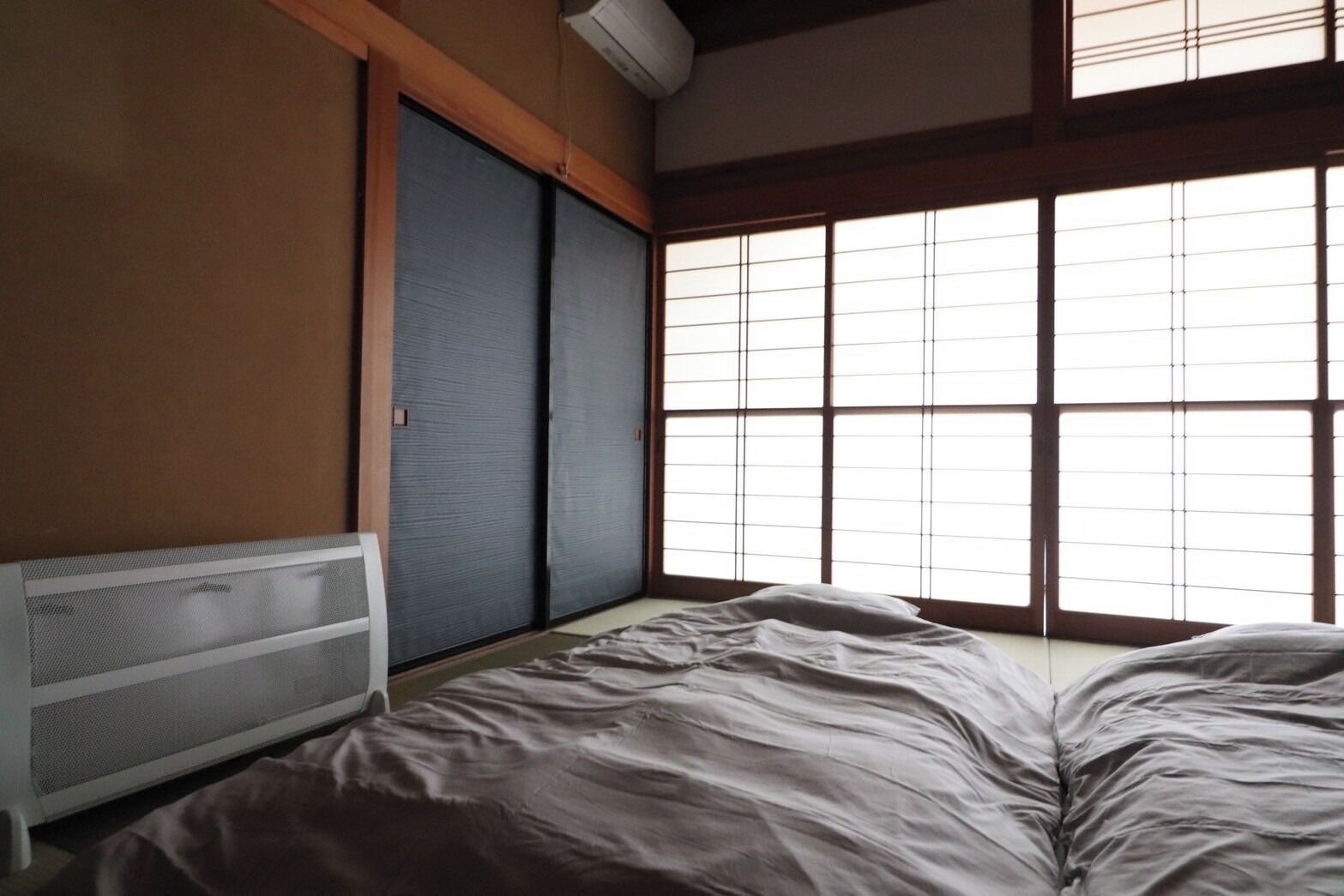3 bedrooms, WiFi (free), bed sheets