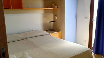 1 chambre, fer et planche à repasser, Wi-Fi gratuit