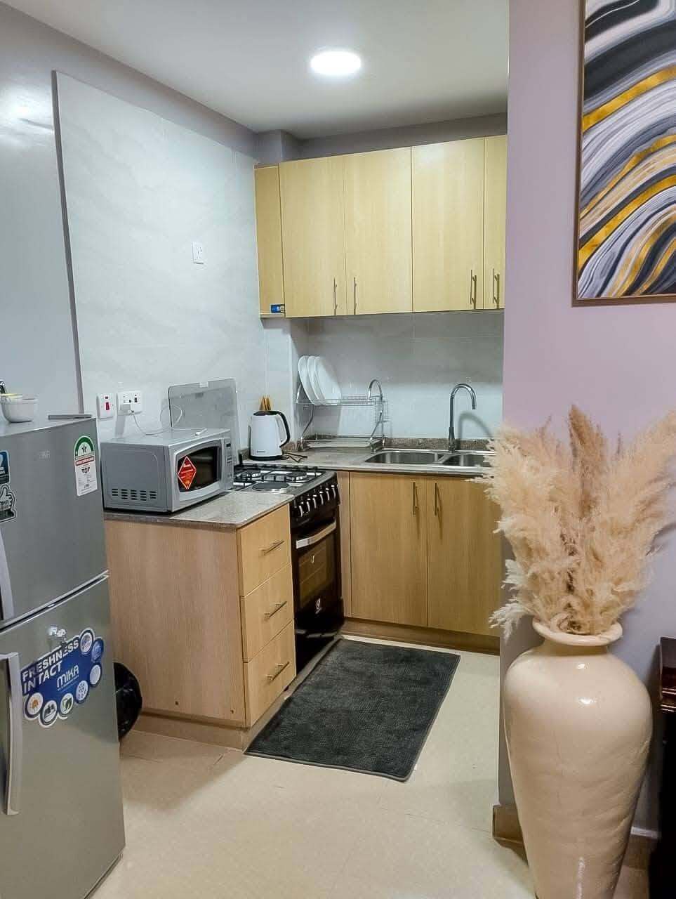 Studio Classique | Cuisine privée | Réfrigérateur, micro-ondes, batterie de cuisine, vaisselle et ustensiles