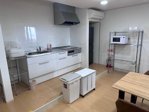 Private kitchen - Cityfacing Room A 195 sq m with space facing t / Katsuura City Chiba (Katsuura City)