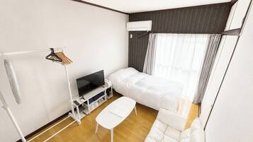 1 bedroom, desk, iron/ironing board, WiFi (free)