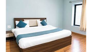 Superior Double Room | Hypo-allergenic bedding, desk, soundproofing, free WiFi