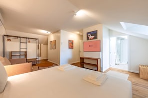 Appartement (Three-Bedroom Apartment)