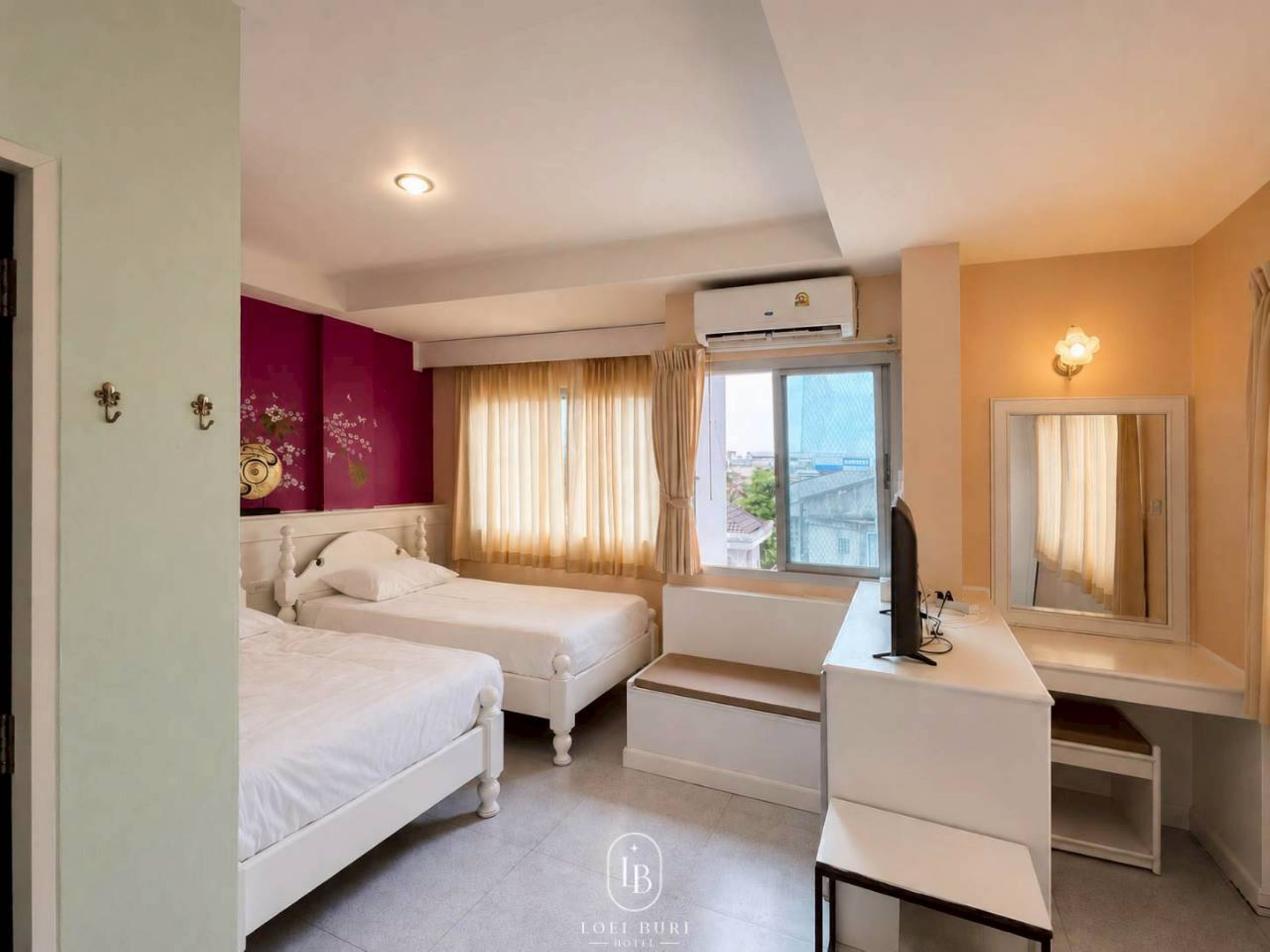 Habitación Deluxe con 2 camas individuales | Escritorio y wifi gratis 
