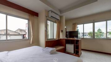 Deluxe Double Room | Desk, free WiFi