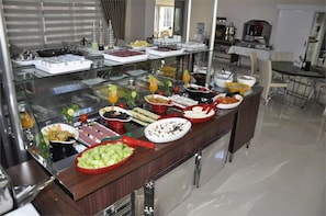 Twin Room, City View | Dining - Ayseli Hotel (Mersin)