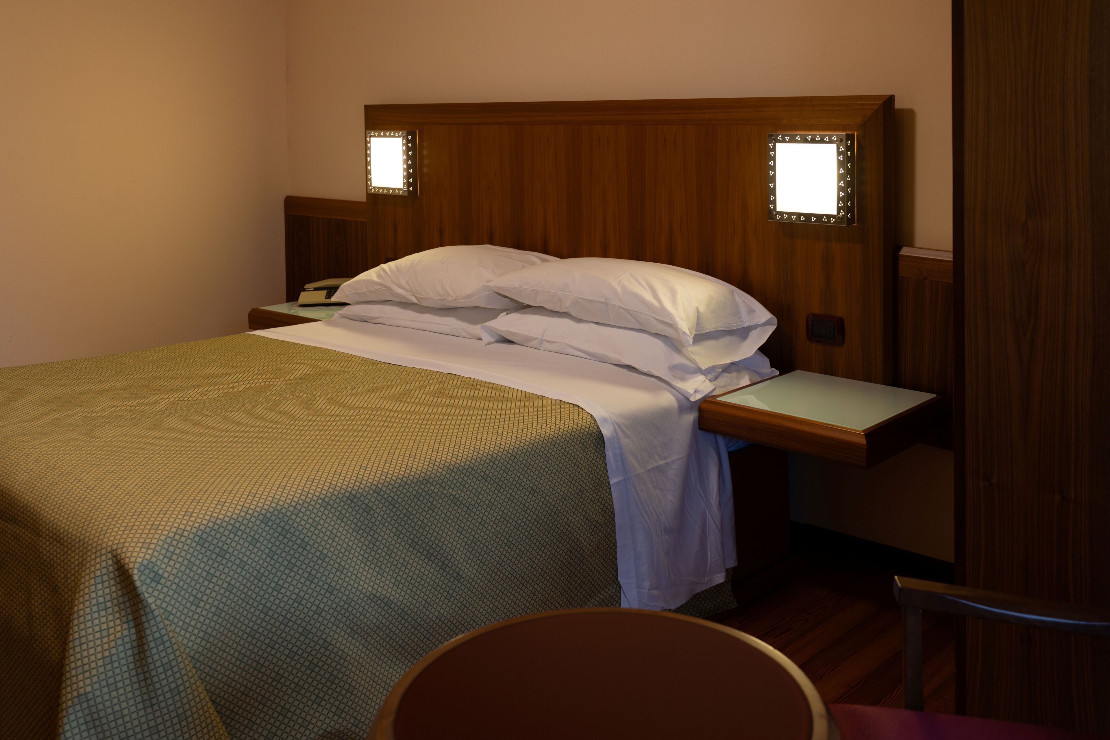 Single Room, Balcony | In-room safe, WiFi (free)