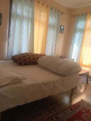 Room - We are not a commercial hotel... we are your home (Munsyari)