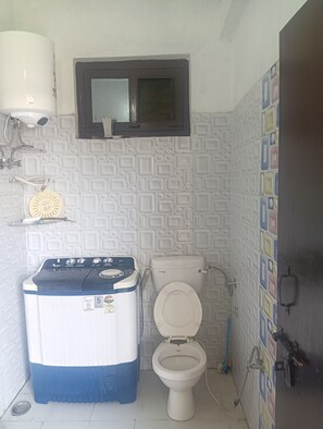 Towels, toilet paper - We are not a commercial hotel... we are your home (Munsyari)