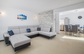 TV - Beautiful home in Vodnjan (Vodnjan)