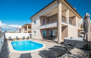 Pool - Beautiful home in Vodnjan (Vodnjan)