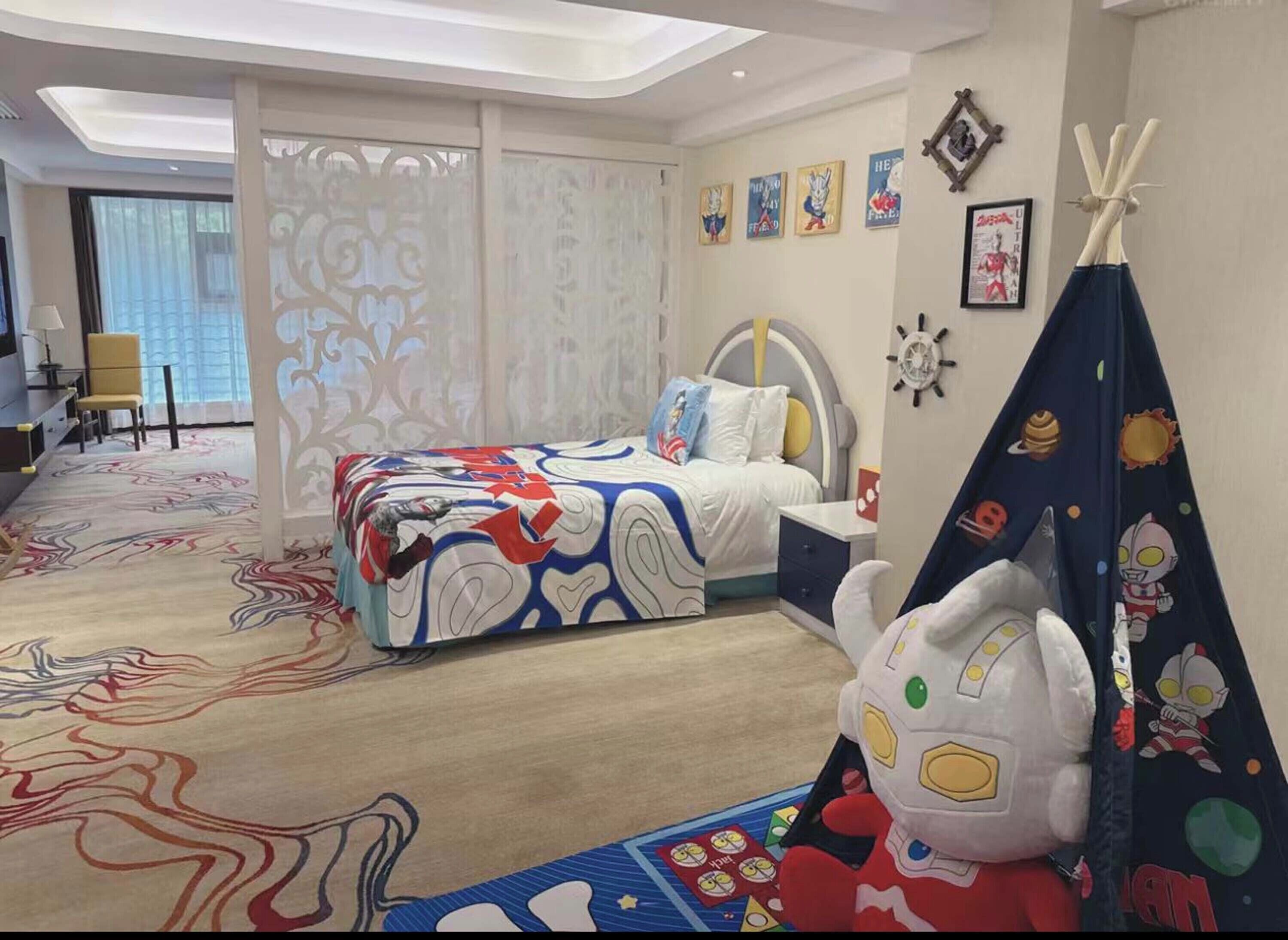 Premium bedding, minibar, individually decorated, individually furnished