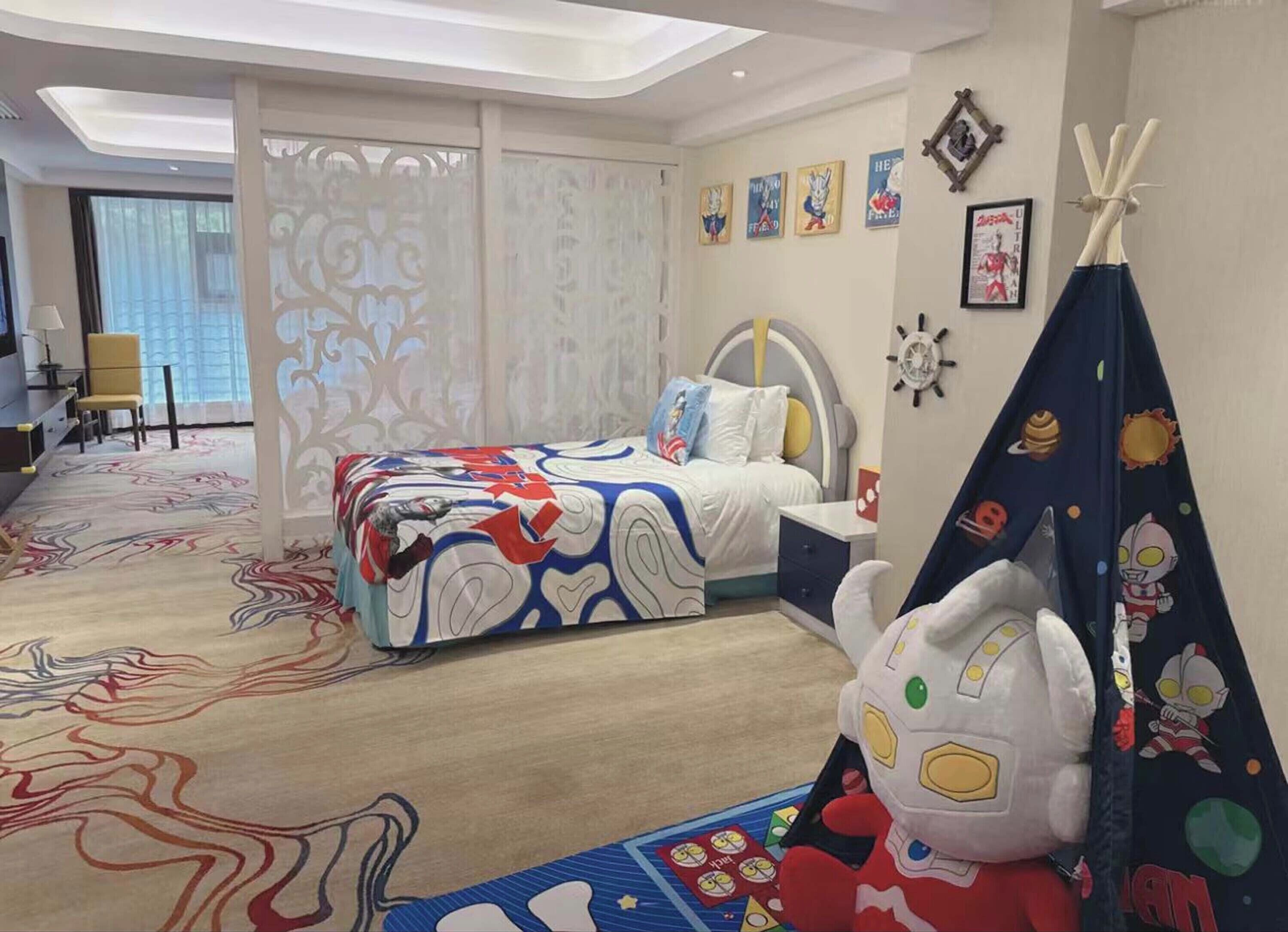 Premium bedding, minibar, individually decorated, individually furnished