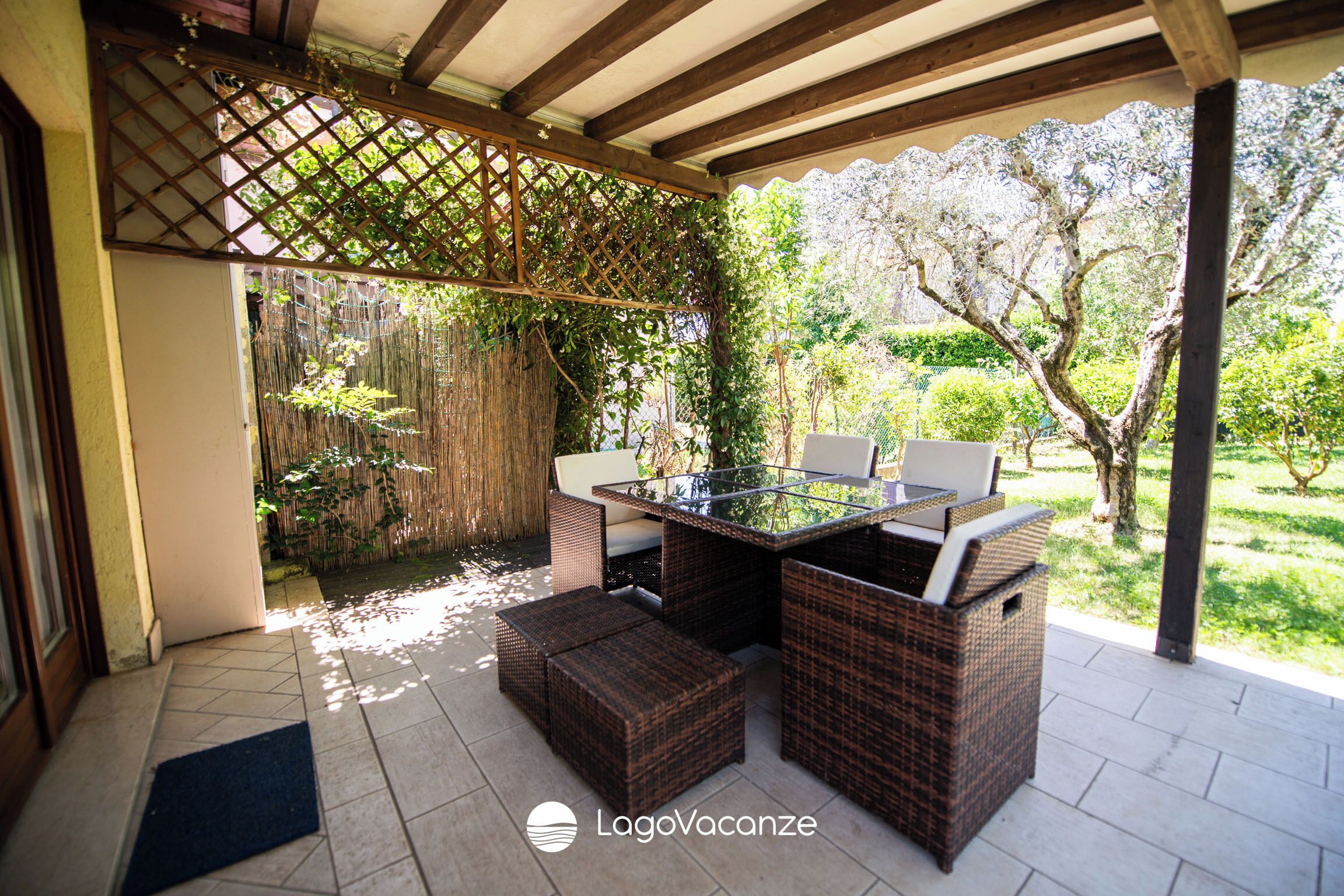 Casa de campo Confort, vistas al jardín | Restaurante al aire libre