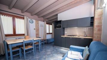Comfort Cottage, Garden View | Living area