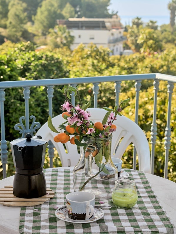 Outdoor dining - Las Rosas 5 by Casasol (Frigiliana)