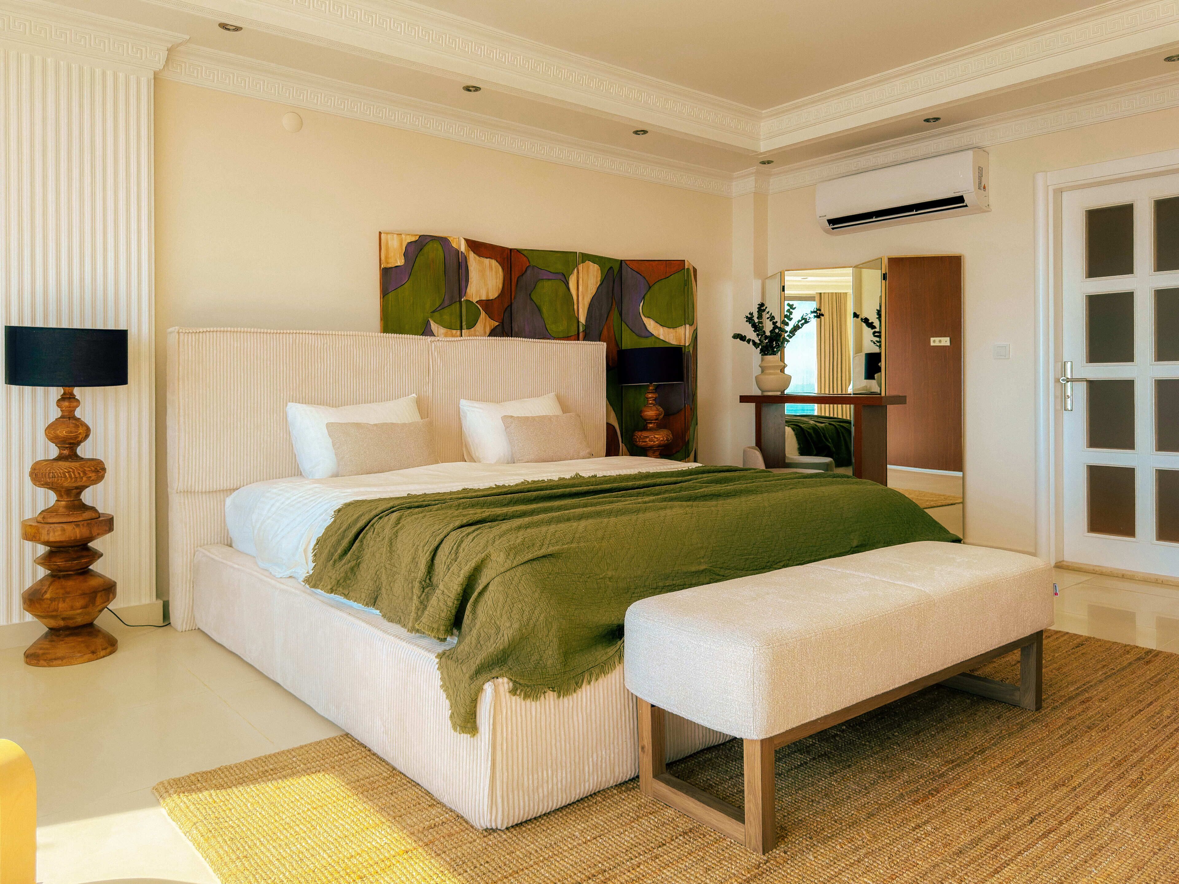 4 habitaciones, tabla de planchar con plancha, wifi y ropa de cama 