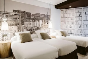 Desk, laptop workspace - ILUNION Abando (Bilbao)