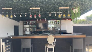 Bar (en la propiedad)