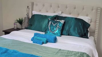 3 bedrooms, iron/ironing board, WiFi, bed sheets