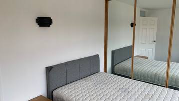3 bedrooms, free WiFi, bed sheets