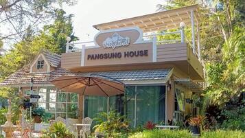 Rumah Keluarga, pemandangan kebun | Eksterior