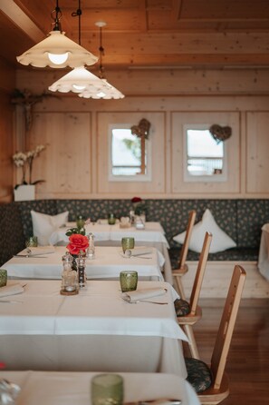 Dining - Sunny Wellness Suite (Tirol)