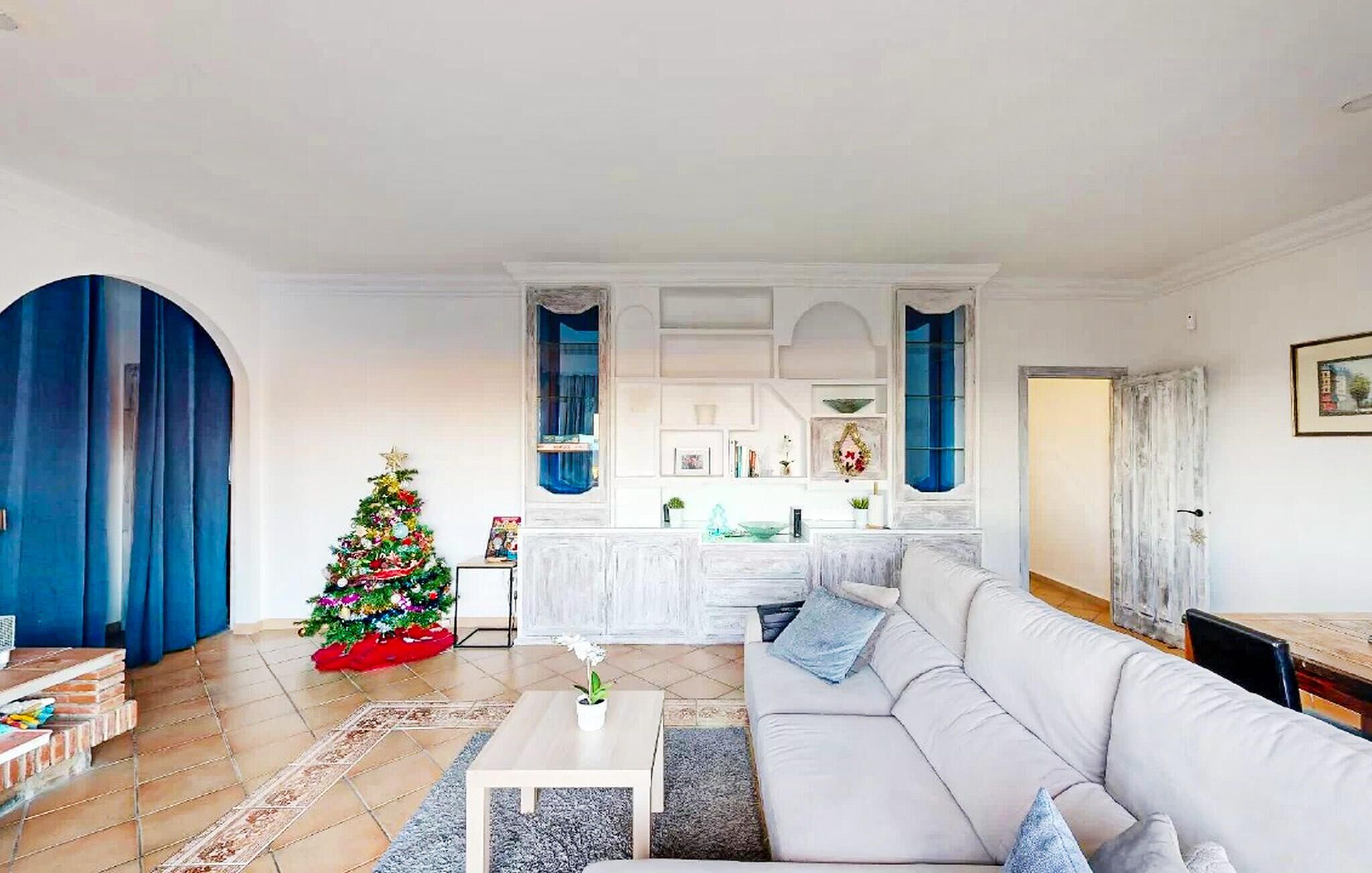Awesome Home In Estepona With Private Swimming Pool, Can Be Inside Or Outside - Casares