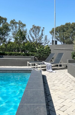 House - Modern Green Point Apartment With Pool Access (Cape Town)