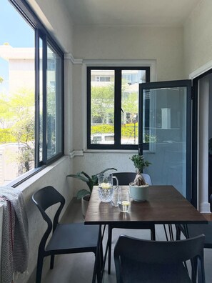House - Modern Green Point Apartment With Pool Access (Cape Town)