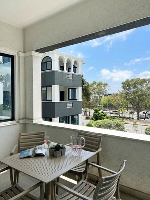 House - Stylish Green Point Apartment With Pool Access (Cape Town)