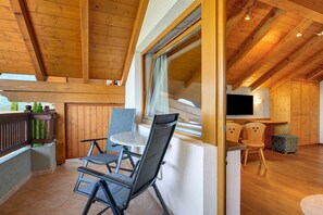 Dining - Room 'Superior Doppelzimmer' with Mountain View, Shared Terrace and Wi-Fi (Tirol)