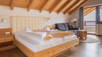 WiFi, bed sheets