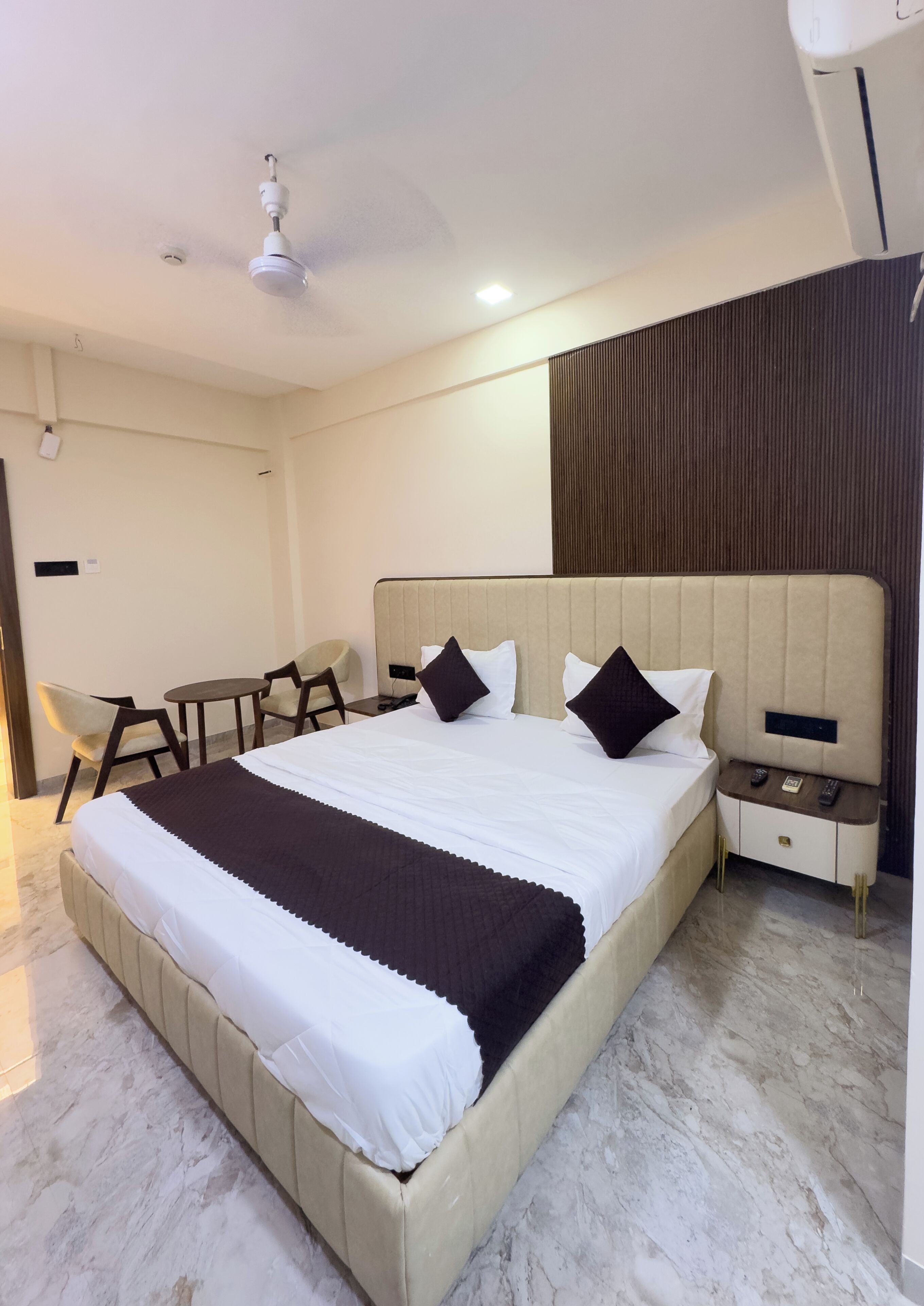 Quarto casal luxo | Wi-Fi de cortesia