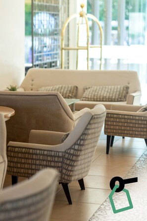 Lobby sitting area - Hotiday Corfu Kanoni (Corfu)