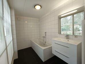 Villa | Badkamer