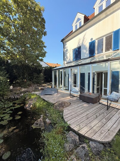 A Retreat on Lake Ammersee, 2-room apartment, 87 square meters, 5 minutes to the lake, relaxing garden, pet-friendly