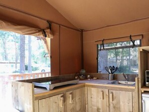 House | Private kitchen - Holiday Home in Enkhuizen With Terrace (Enkhuizen)