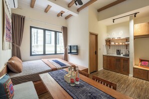 Studio Économique, balcon, vue ville