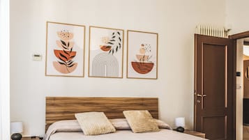 Appartement, 2 slaapkamers, balkon | Een strijkplank/strijkijzer, gratis wifi