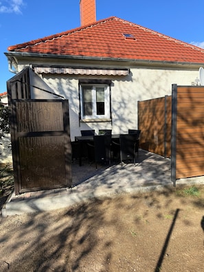 Outdoor dining - Vrbo Property (Löbau)