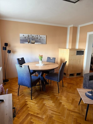 Dining - Vrbo Property (Löbau)