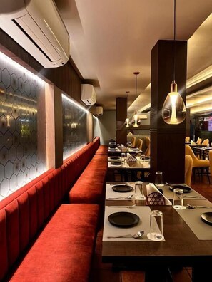 Dining - INDUS TIARA - A Corporate Boutique Hotel (Siliguri)