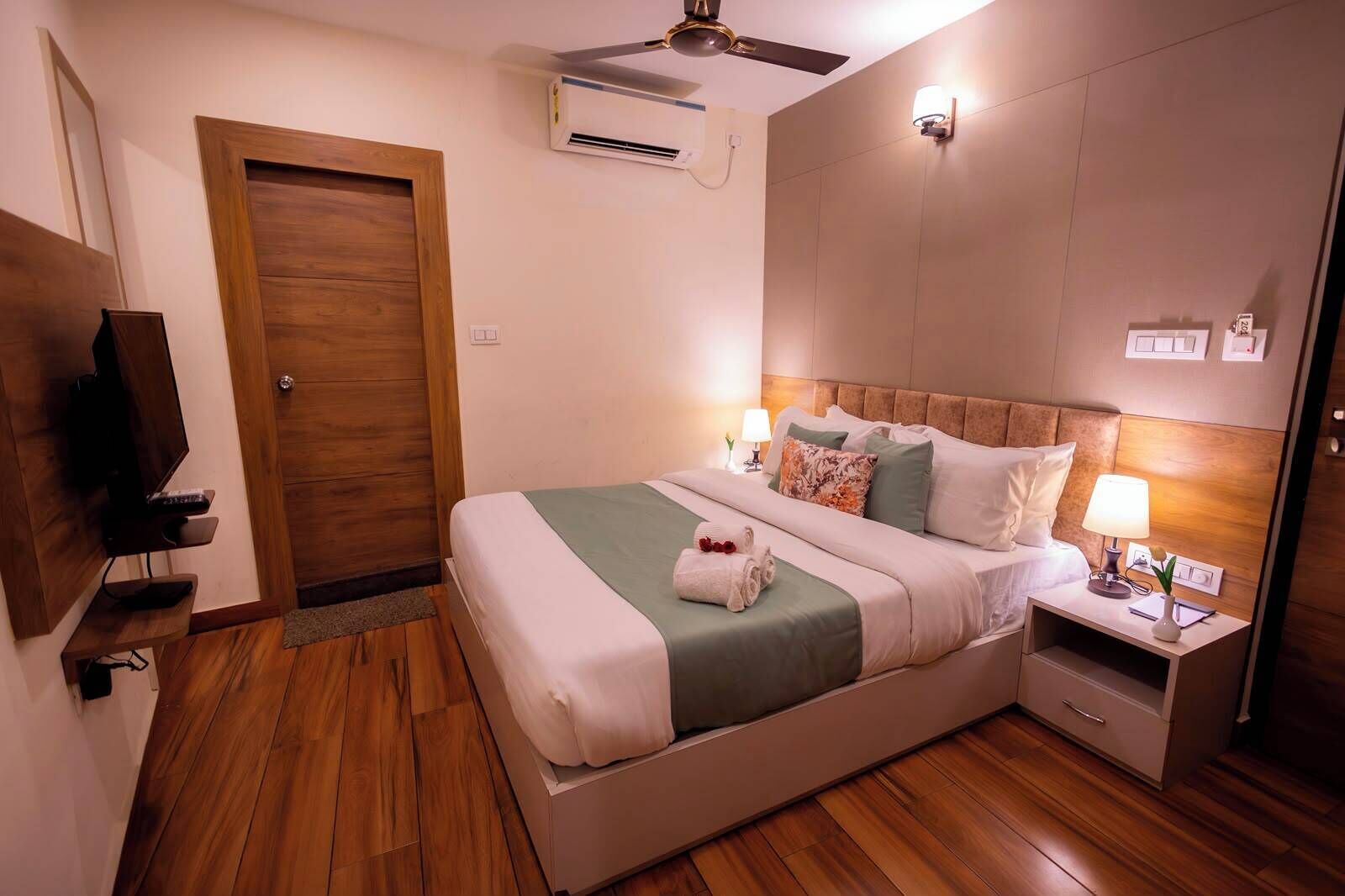 In-room safe, desk, blackout drapes, soundproofing