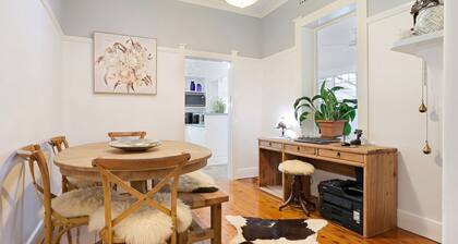 Modern Pet-Friendly Retreat | 2BR Tamworth