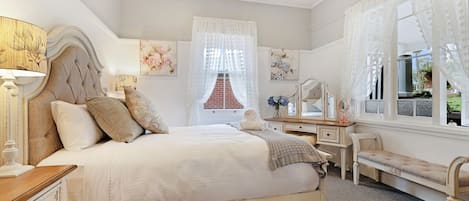 Iron/ironing board, WiFi (free), bed sheets