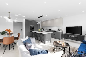 Living area - Luxaura Homes 5-Bed Detached House (Maidenhead)