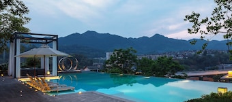 Sail Hotel
